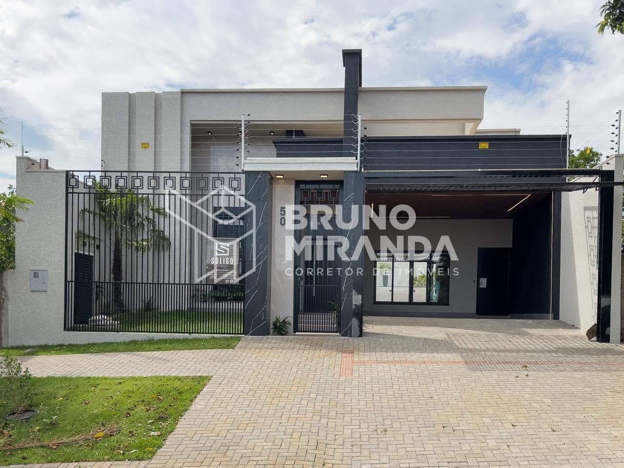 Casa no bairro Canadá - Casa para venda, 223m², com 3 dormitórios - Canadá, Cascavel